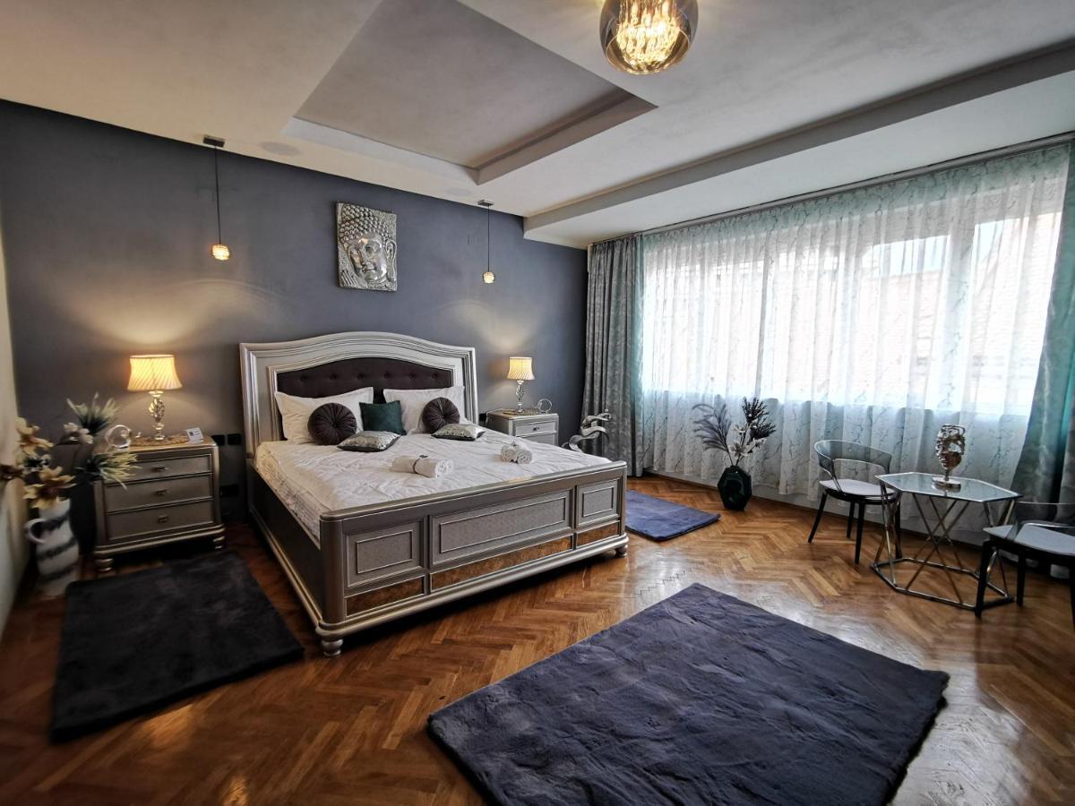 Crystal Central Apartment Braşov Exterior foto