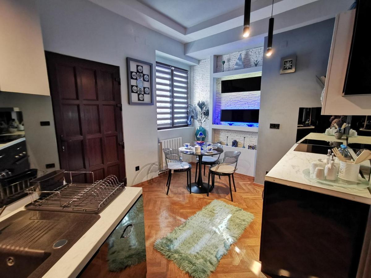 Crystal Central Apartment Braşov Exterior foto