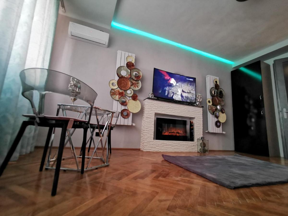 Crystal Central Apartment Braşov Exterior foto