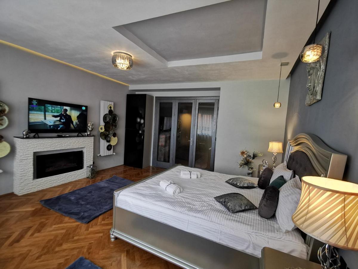 Crystal Central Apartment Braşov Exterior foto